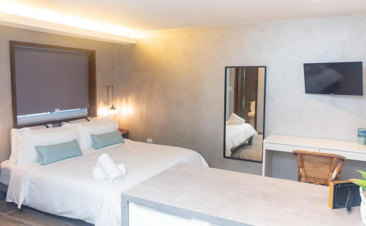 Tradewinds Apartments Simpson Bay Eksteriør billede
