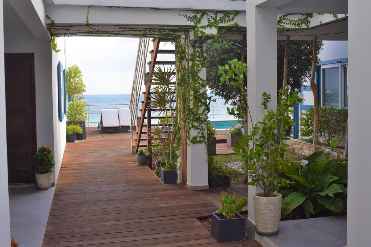 Tradewinds Apartments Simpson Bay Eksteriør billede