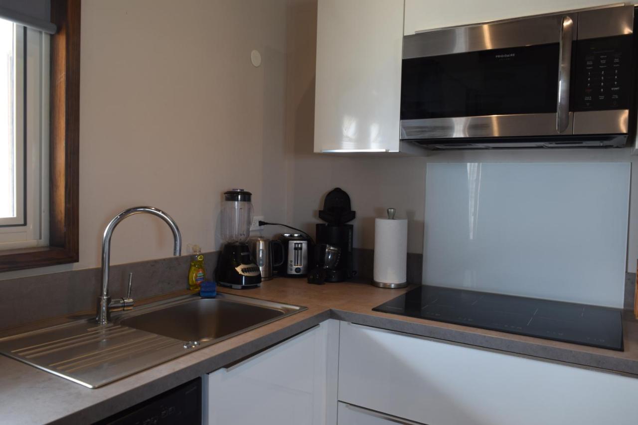 Tradewinds Apartments Simpson Bay Eksteriør billede