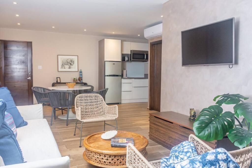 Tradewinds Apartments Simpson Bay Eksteriør billede
